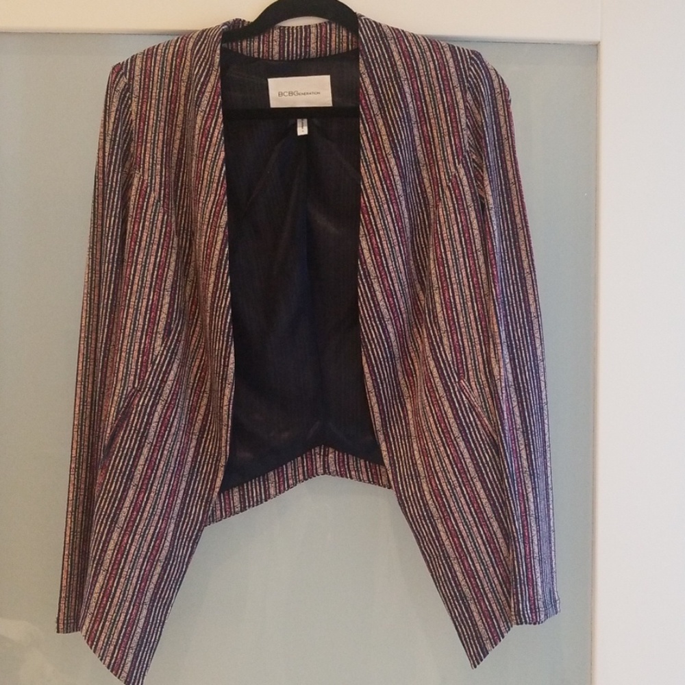 Chic striped BCBG generation tuxedo blazer